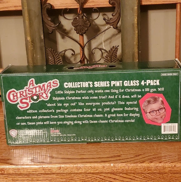 A Christmas Story Collectors Series Pint Glass 4 Pack NWT - Picture 4 of 9